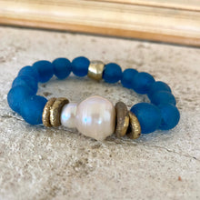 Load image into Gallery viewer, Baroque Pearl & Ocean Blue Glass Bracelet
