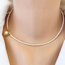 Carica l'immagine nel visualizzatore di Gallery, White Mini Rice pearl Necklace, Sea Shell Charm, 14k GF