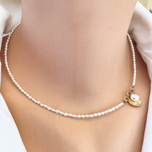 Carica l'immagine nel visualizzatore di Gallery, White Mini Rice pearl Necklace, Sea Shell Charm, 14k GF