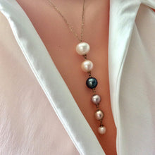 Carica l'immagine nel visualizzatore di Gallery, Solid Gold 18k chain Pearl Cascade Pendant