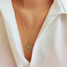 Carica l'immagine nel visualizzatore di Gallery, Solid Gold 18K Hamsa Necklace