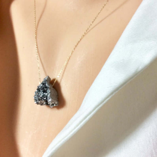 Solid Gold 18K Chain & Raw Druzy Quartz Pendant