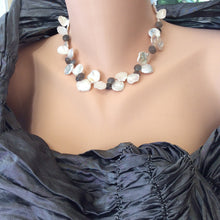 Carica l'immagine nel visualizzatore di Gallery, Petal Pearls Necklace with Labradorite Choker, 16"in, Silver Details