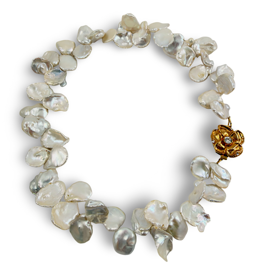 17.5 inches petal pearl necklace with gold accents 44cm