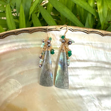 Lade das Bild in den Galerie-Viewer, Labradorite with Amazonite, Green Onyx &amp; Black Pearls Cluster Earrings, Gold Filled, 57MM
