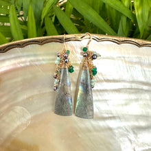 Lade das Bild in den Galerie-Viewer, Labradorite with Amazonite, Green Onyx &amp; Black Pearls Cluster Earrings, Gold Filled, 57MM
