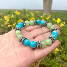 Cargar imagen en el visor de la galería, Vibrant colorful Jade with Sparkly Rhinestones Stretchy Bracelet

