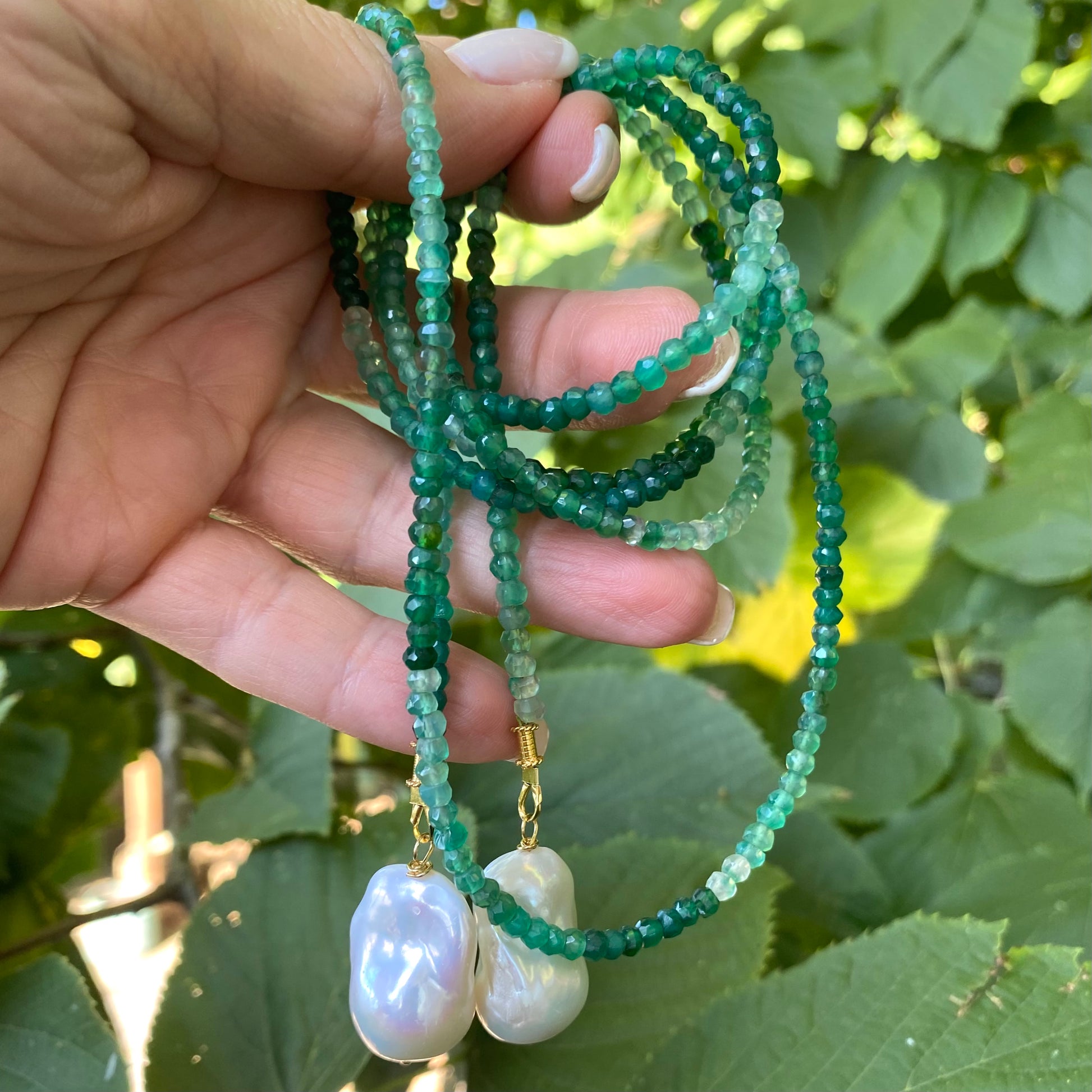Green onyx pearl lariat necklace with baroque pearls