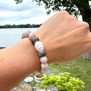 Light Pinkish Grey Jade Beads & Pearl Stretch Bracelet