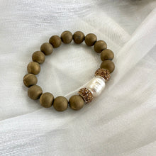 Load image into Gallery viewer, Golden Druzy Agate Beads &amp; Pearl Stretch Bracelet with Polymer Clay Rhinestones
