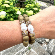 Load image into Gallery viewer, Golden Druzy Agate Beads &amp; Pearl Stretch Bracelet with Polymer Clay Rhinestones
