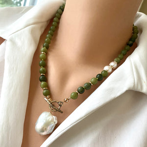 Canadian Green Jade Necklace with Freshwater Pearls