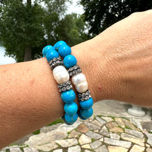 Cargar imagen en el visor de la galería, Turquoise Howlite Beads &amp; Freshwater Pearl Stretch Bracelet, Sparkly Rhinestones, Gunmetal Plated, 7&quot;inches
