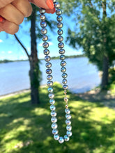 Charger l&#39;image dans la galerie, Timeless Elegance: Grey Freshwater Pearl Necklace, Gold Plated Magnetic Clasp, Peacock Gray Pearls, 16.5&quot;inches
