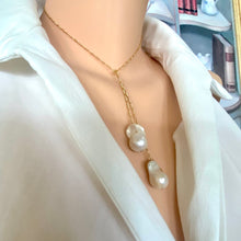 Load image into Gallery viewer, Figaro Chain Lariat Necklace with two baroque pearls 
