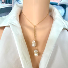 Load image into Gallery viewer, Baroque Pearl Lariat Necklace, Gold Filled Lariat Necklace, Figaro Chain Y Necklace, Baroque Pearl Necklace
