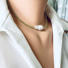 Carica l&#39;immagine nel visualizzatore di Gallery, Peridot &amp; Baroque Pearl Necklace, Peridot Jewelry, August Birthstone, Gold Filled
