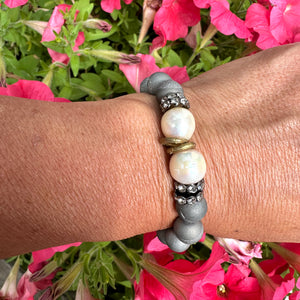 Silver Grey Druzy Agate Beads & Freshwater Pearls Stretch Bracelet with Rhinestones