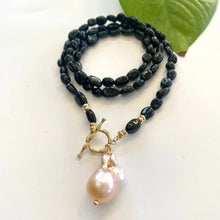 Lade das Bild in den Galerie-Viewer, Black Tourmaline and Golden Pink Baroque Pearl Toggle Necklace, Gold Plated, 22&quot; or 23&quot;inches

