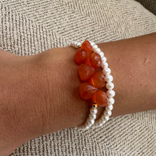 Charger l&#39;image dans la galerie, double wrap bracelet, featuring one long strand of lustrous freshwater pearls 4mm accented by stunning deep orange Carnelian Onion briolettes. Gold filled lobster clasp
