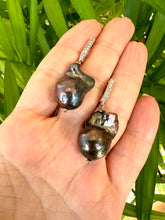 Lade das Bild in den Galerie-Viewer, Rose Gold Vermeil Peacock Baroque Pearls Earrings
