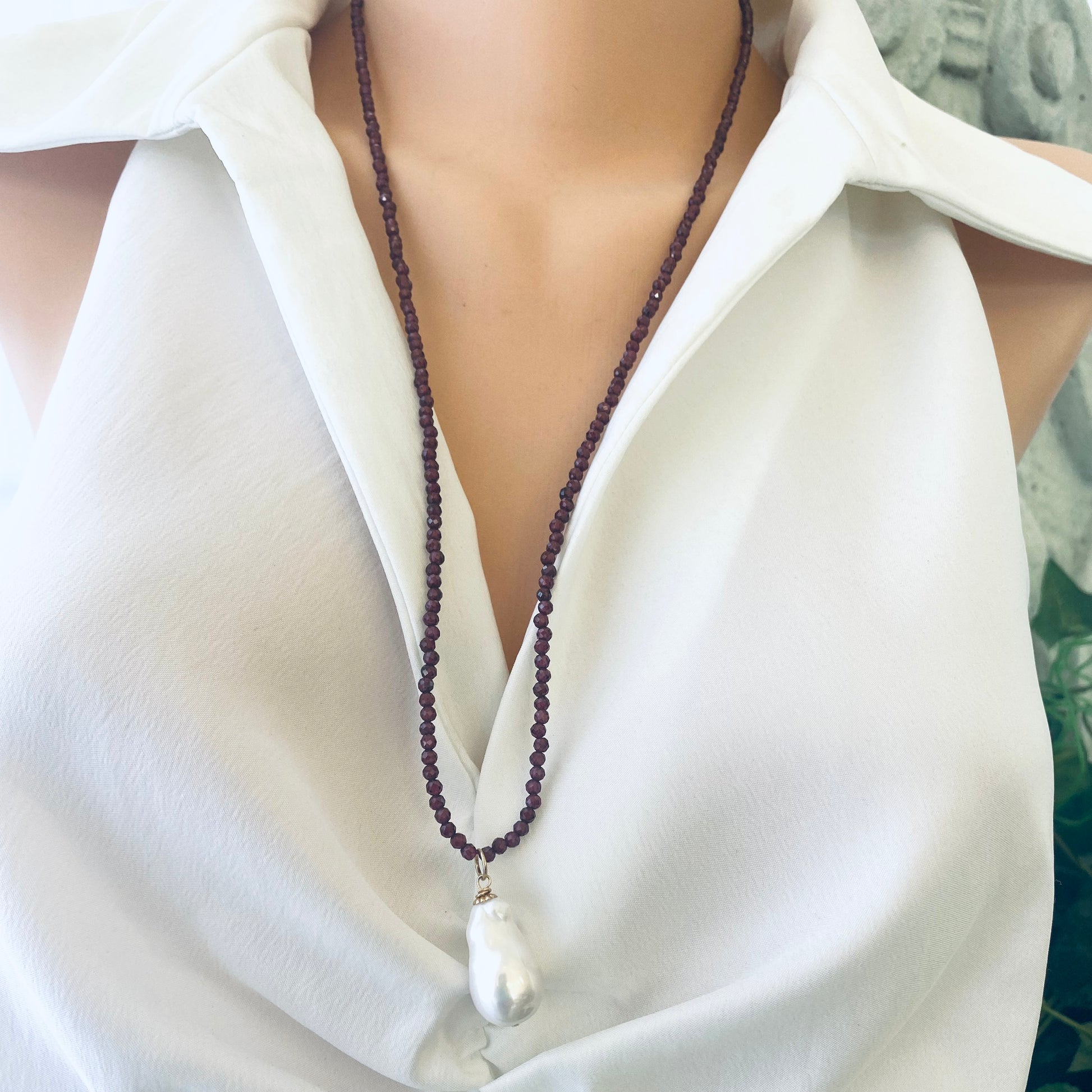 Red Garnet Baroque Pearl Necklace | Pendant Design showcasing a luminous Baroque pearl and garnet beads.