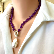 Cargar imagen en el visor de la galería, Amethyst Toggle Necklace with Baroque Pearl Pendant
