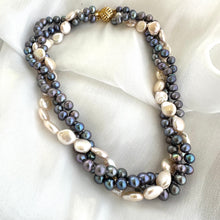 Cargar imagen en el visor de la galería, Multi Strand Twisted Black &amp; White Pearl Necklace, 17&quot;
