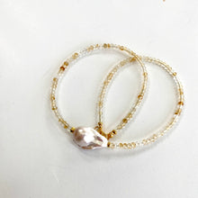 Cargar imagen en el visor de la galería, Citrine &amp; White Baroque Pearl Necklace, 18&quot;in, November Birthstone, Gold Vermeil Silver
