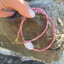 Charger l&#39;image dans la galerie, Pink Tourmaline and Baroque Pearl Necklace, Gold Filled, October Birthstone, 17.5&quot;inches
