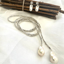 Lade das Bild in den Galerie-Viewer, Single Strand of Silver Pyrite and Large Baroque Pearl Lariat Wrap Necklace, 45&quot;
