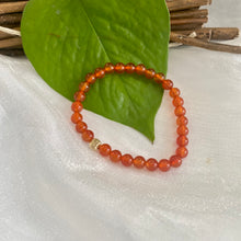 Charger l&#39;image dans la galerie, Orange Carnelian Stretch Bracelet in 6 or 8mm, Gold Filled, Red Agate Bracelet with Pearls, 7&quot;
