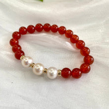 Charger l&#39;image dans la galerie, Orange Carnelian Stretch Bracelet in 6 or 8mm, Gold Filled, Red Agate Bracelet with Pearls, 7&quot;
