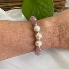 Carica l&#39;immagine nel visualizzatore di Gallery, Madagascar Rose Quartz &amp; Freshwater Pearl Stretch Bracelet, Gold Filled, 7&quot;inches, In 8mm
