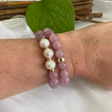 Carica l&#39;immagine nel visualizzatore di Gallery, Madagascar Rose Quartz &amp; Freshwater Pearl Stretch Bracelet, Gold Filled, 7&quot;inches, In 8mm
