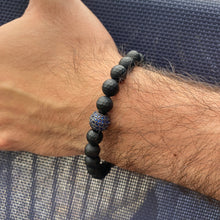 Carica l&#39;immagine nel visualizzatore di Gallery, Matte Black Onyx Stretchy Bracelet For Men with Blue Cz Paved Gunmetal Spacer,  7.5&quot;
