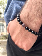 Carica l&#39;immagine nel visualizzatore di Gallery, Faceted Black Onyx Stretchy Bracelet For Men with Black Cz Paved Rose Gold Plated Spacer, 7.5&quot;inches
