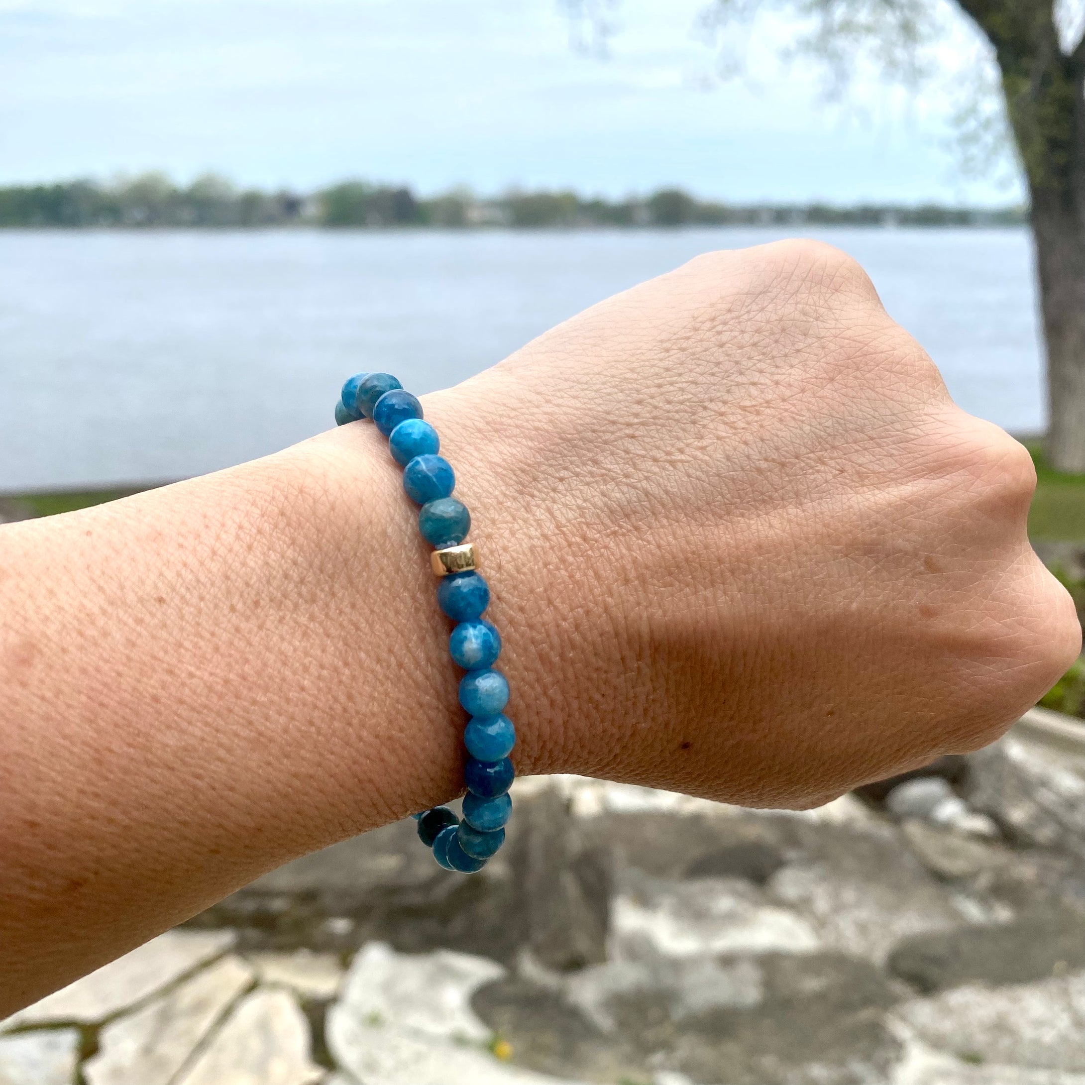 Neon Blue Apatite Stretchy Bracelet in 6mm, 14K GF