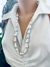 Carica l&#39;immagine nel visualizzatore di Gallery, Half White Baroque Pearl &amp; Half Chunky Gold Chain Necklace
