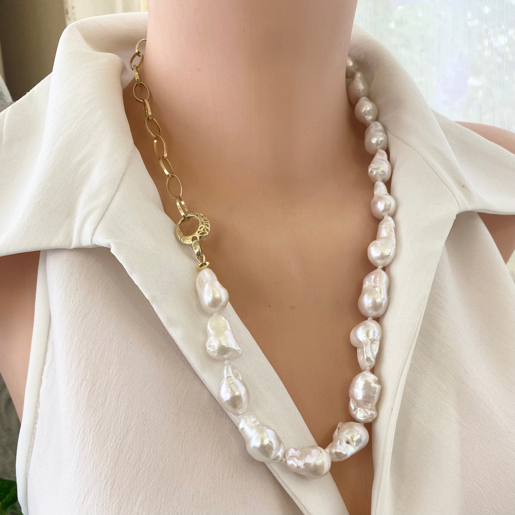 Asymmetric White Baroque Pearl & Chunky Gold Chain Necklace