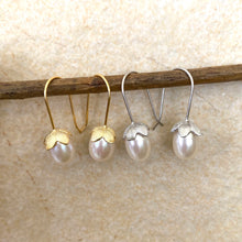 Lade das Bild in den Galerie-Viewer, Freshwater White Rice Pearl Tulip Drop Earrings, Gold Vermeil or Silver Hooks, AAA+ Real White Pearl Dangle Earrings
