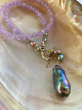 Cargar imagen en el visor de la galería, Lavender Amethyst Necklace &amp; Peacock Black Baroque Pearl Pendant, 18.5&#39;
