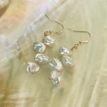 Cargar imagen en el visor de la galería, Keshi Pearls &amp; 14k GF Drop Earrings
