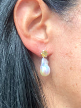 Cargar imagen en el visor de la galería, Citrine Studs &amp; Removable Baroque Pearl Earrings

