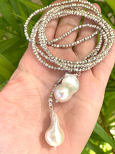 Lade das Bild in den Galerie-Viewer, Single Strand of Silver Pyrite and Large Baroque Pearl Lariat Wrap Necklace, 45&quot;
