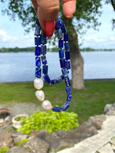 Cargar imagen en el visor de la galería, Lapis Lazuli &amp; Freshwater Pearls Necklace
