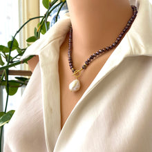 Cargar imagen en el visor de la galería, Bois de Rose Pearls Toggle Necklace &amp; White Baroque Pearl Pendant
