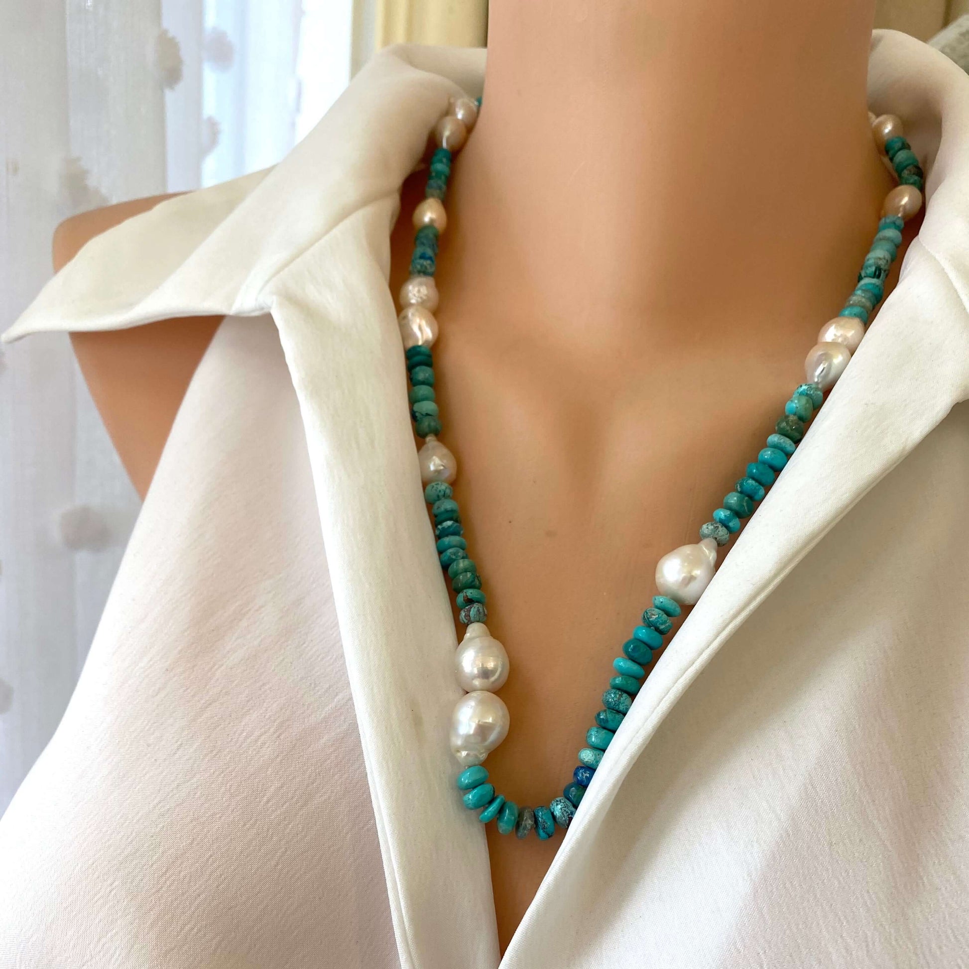 Arizona turquoise pearl necklace featuring genuine turquoise rondelle beads and pearls, elegantly displayed on a mannequin.