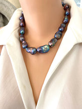 Load image into Gallery viewer, Black Baroque Pearl Chunky Necklace
