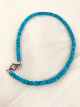 Carica l'immagine nel visualizzatore di Gallery, Faceted Turquoise Howlite Necklace, 6mm Heishi Indian Cut Beads, Oxidized Silver Diamond Pavé Clasp with Turquoise, 17.5"
